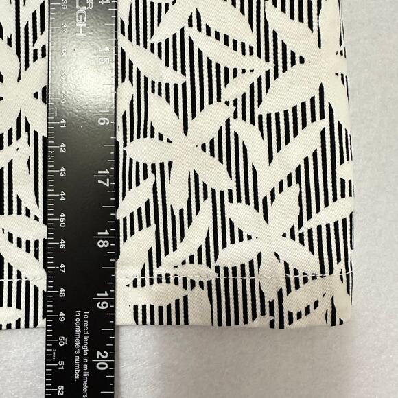 Lands End Floral Stripe Skirt Skort Black White Pull On Size 14 Tall - Picture 8 of 8